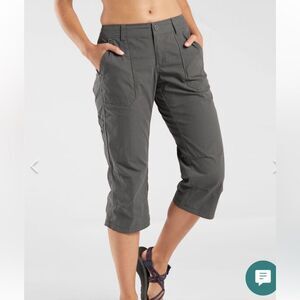 EXCELLENT CONDITION WOMEN’S SIZE 10 KUHL FREE RANGE KHAKI CAPRI